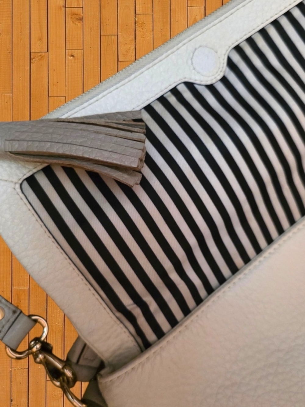 kate spade Two-Tone White & Light Gray Leather Crossbody Bag - Picture 4 of 15